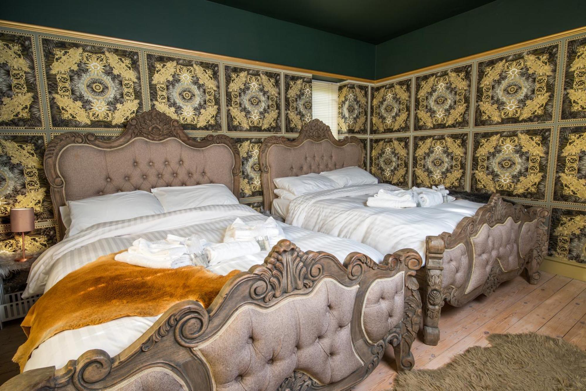 Deluxe 4 Or 5 Bed House With Hot Tub, Cinema Room Sleeps 15 Saffron Walden Exterior foto